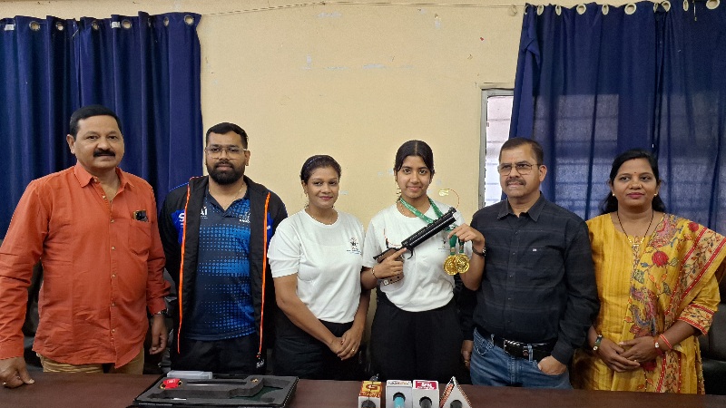 ऑल इंडिया ओपन टूर्नामेंट में बिलासपुर की वसुधा डडसेना का कमाल, 10 मीटर पिस्टल स्पर्धा में जूनियर और सीनियर महिला वर्ग में जीते दो स्वर्ण पदक