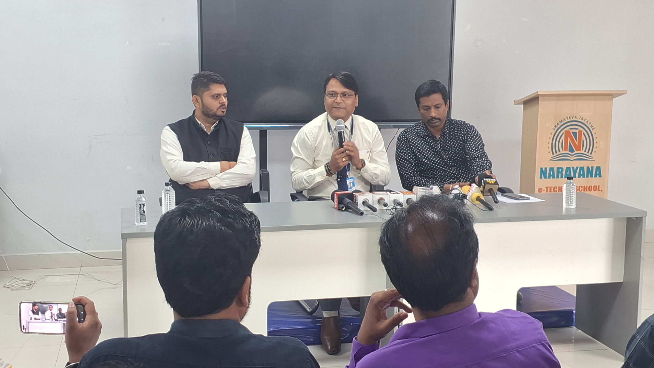 नारायणा स्कूल पर उठे सवालों का जवाब, प्रबंधन ने दी स्पष्ट सफाई