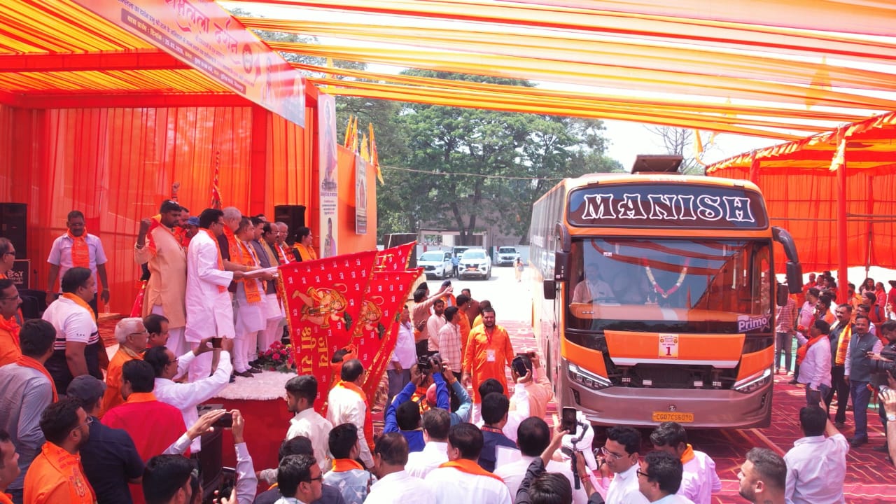 बिलासपुर से 1008 रामभक्तों का विशाल जत्था अयोध्या रवाना, 25 एसी बसों में निकली रामधाम यात्रा